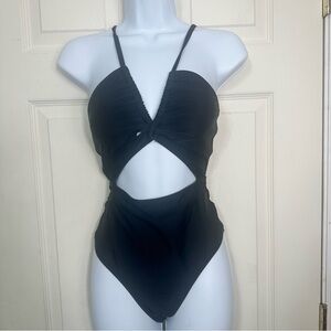 Cupshe 1 Piece Women’s swimsuit Cutout Middle‎ Size Small